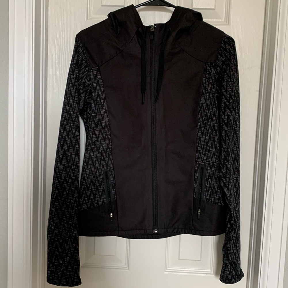Women’s north face, black running jacket, size small